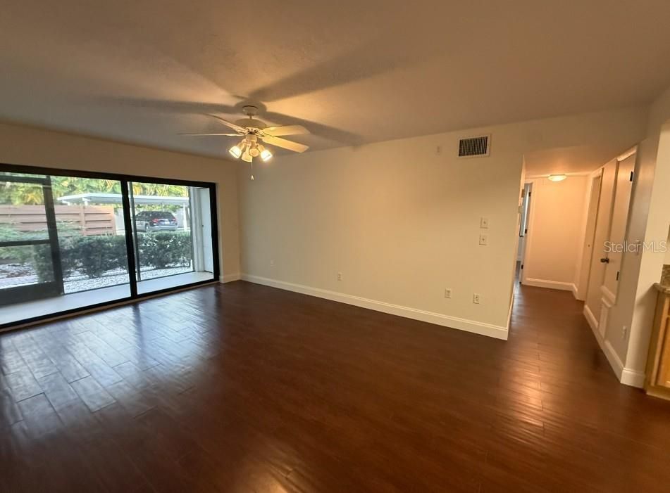 For Rent: $1,595 (2 beds, 2 baths, 784 Square Feet)