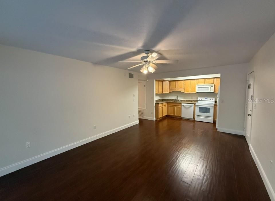 For Rent: $1,595 (2 beds, 2 baths, 784 Square Feet)