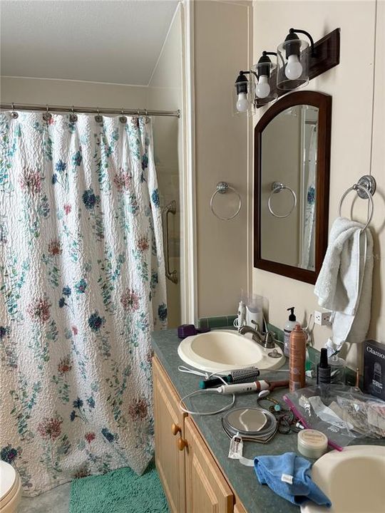 For Rent: $1,250 (2 beds, 2 baths, 1400 Square Feet)