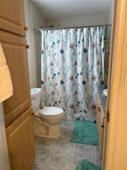 For Rent: $1,250 (2 beds, 2 baths, 1400 Square Feet)