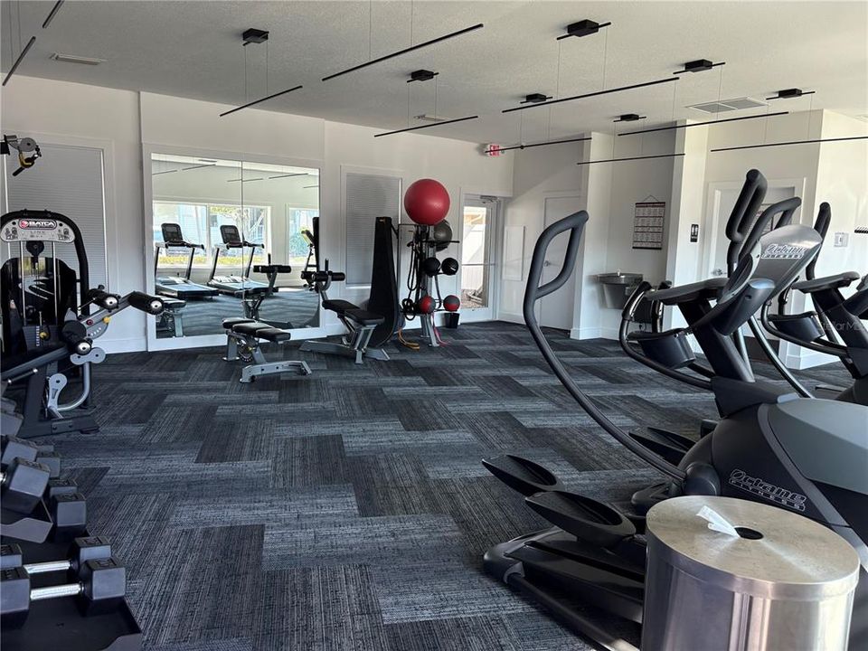 For Rent: $1,250 (2 beds, 2 baths, 1400 Square Feet)