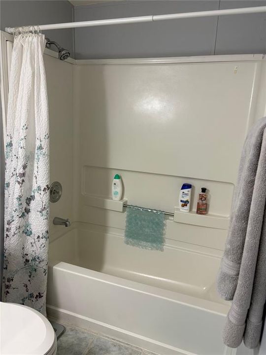 For Rent: $1,250 (2 beds, 2 baths, 1400 Square Feet)