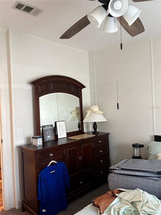 For Rent: $1,250 (2 beds, 2 baths, 1400 Square Feet)