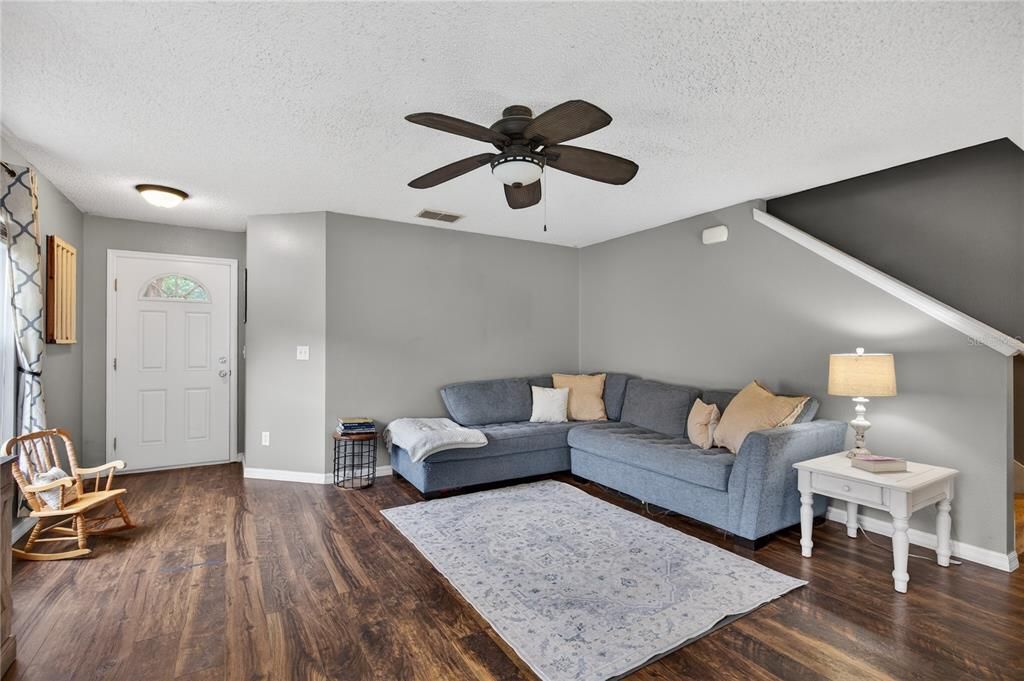 待售: $337,000 (3 贝兹, 2 浴室, 1939 平方英尺)