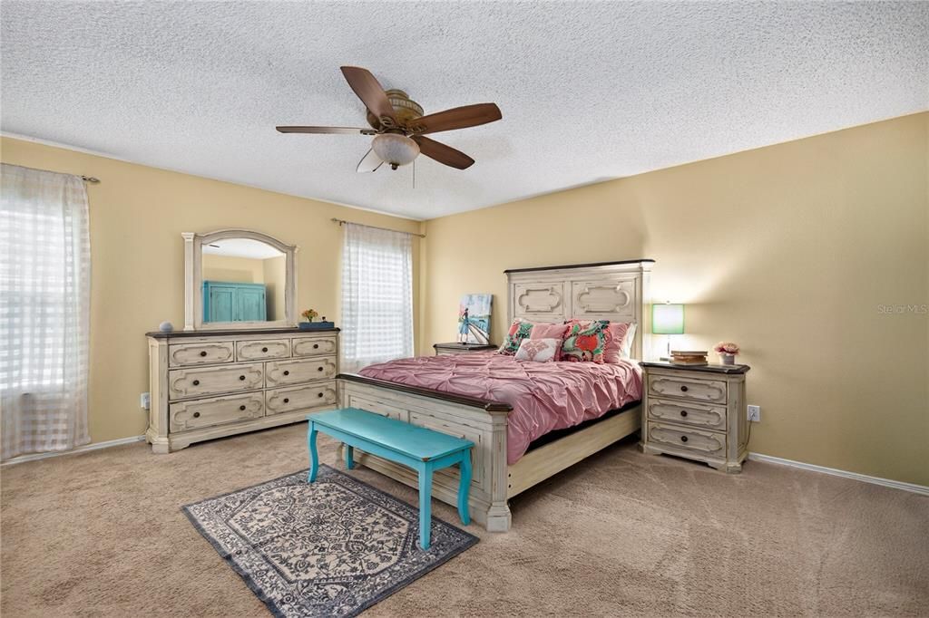 待售: $337,000 (3 贝兹, 2 浴室, 1939 平方英尺)