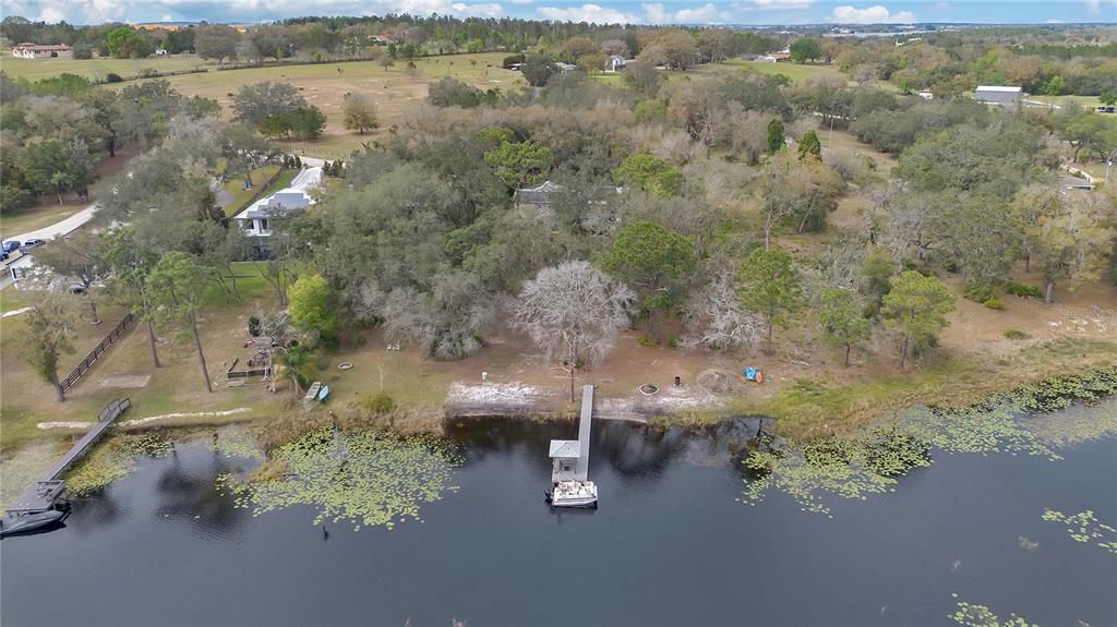 合同活跃: $900,000 (4 贝兹, 4 浴室, 2850 平方英尺)