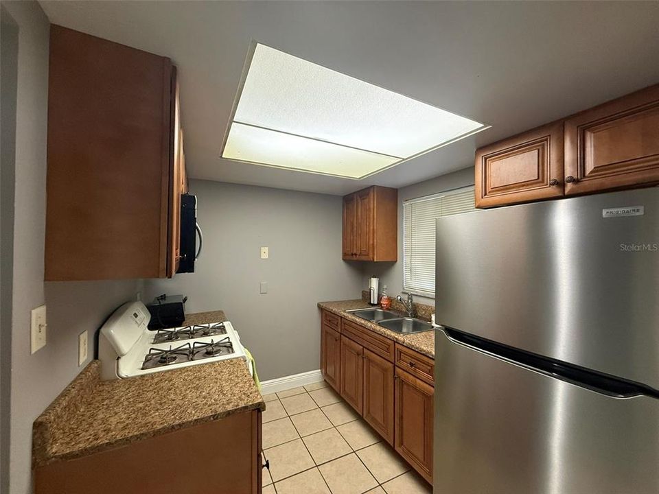 For Rent: $1,300 (1 beds, 1 baths, 792 Square Feet)