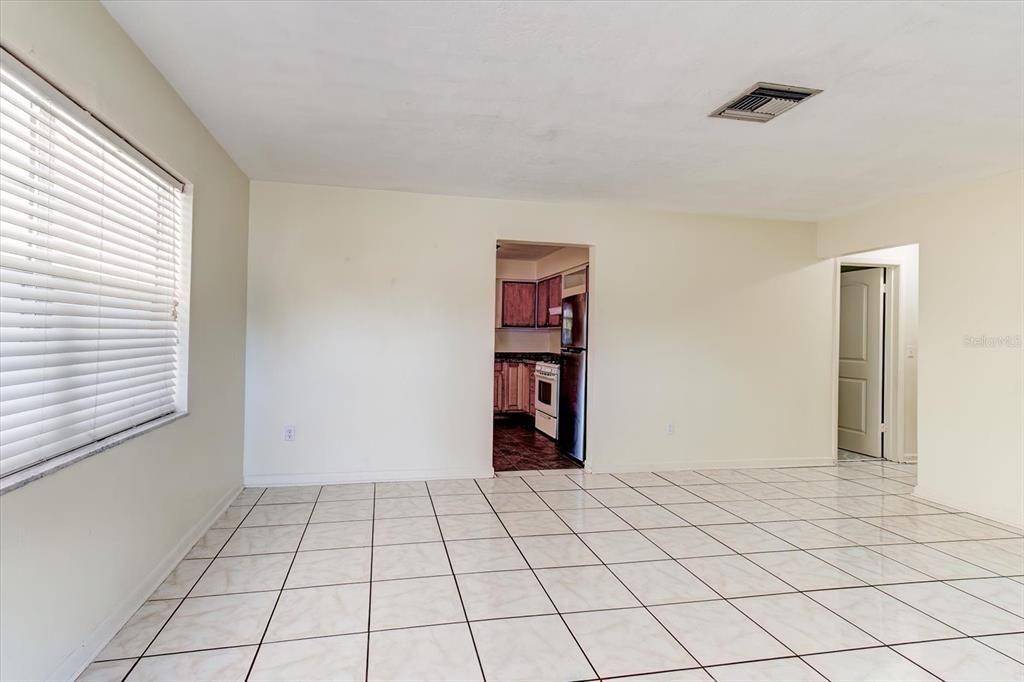 For Sale: $230,000 (2 beds, 2 baths, 1010 Square Feet)
