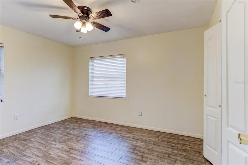 For Sale: $230,000 (2 beds, 2 baths, 1010 Square Feet)