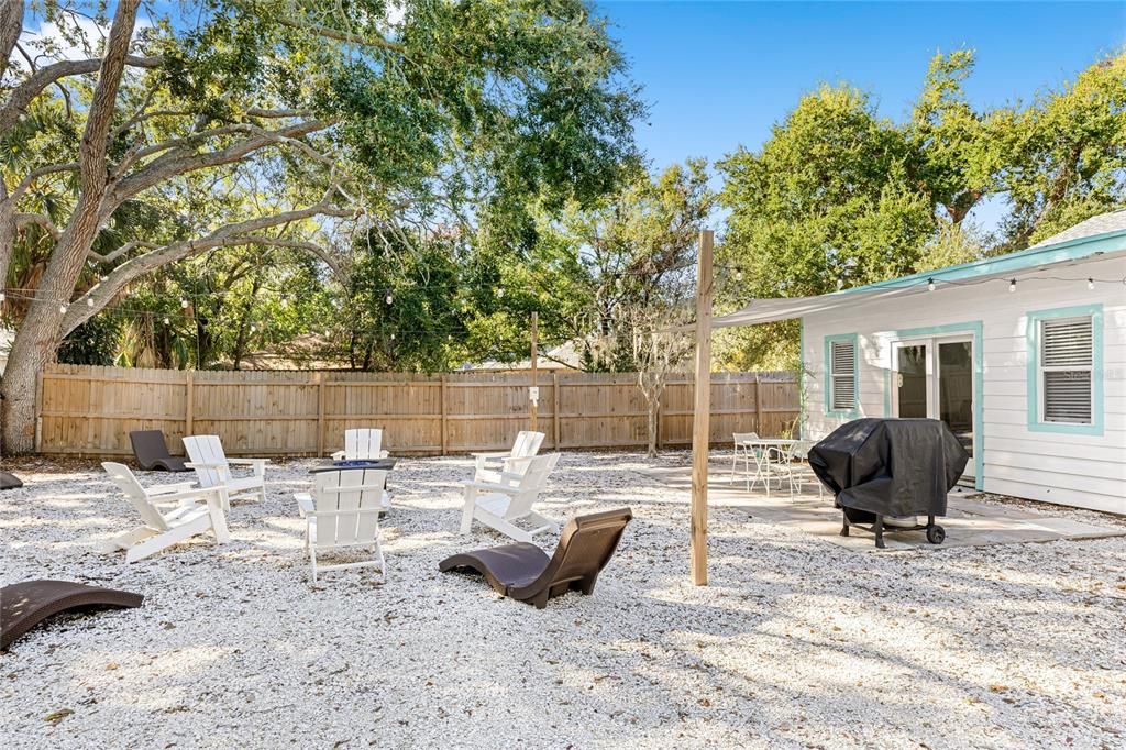 For Sale: $350,000 (3 beds, 1 baths, 1292 Square Feet)