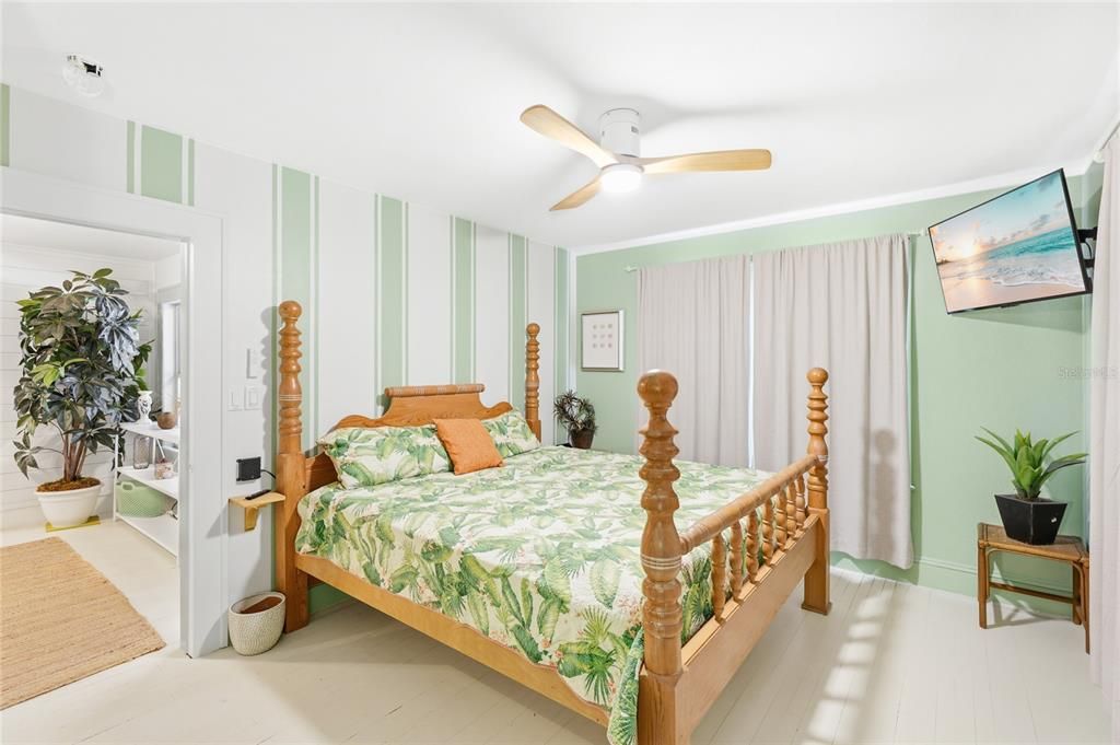 For Sale: $350,000 (3 beds, 1 baths, 1292 Square Feet)