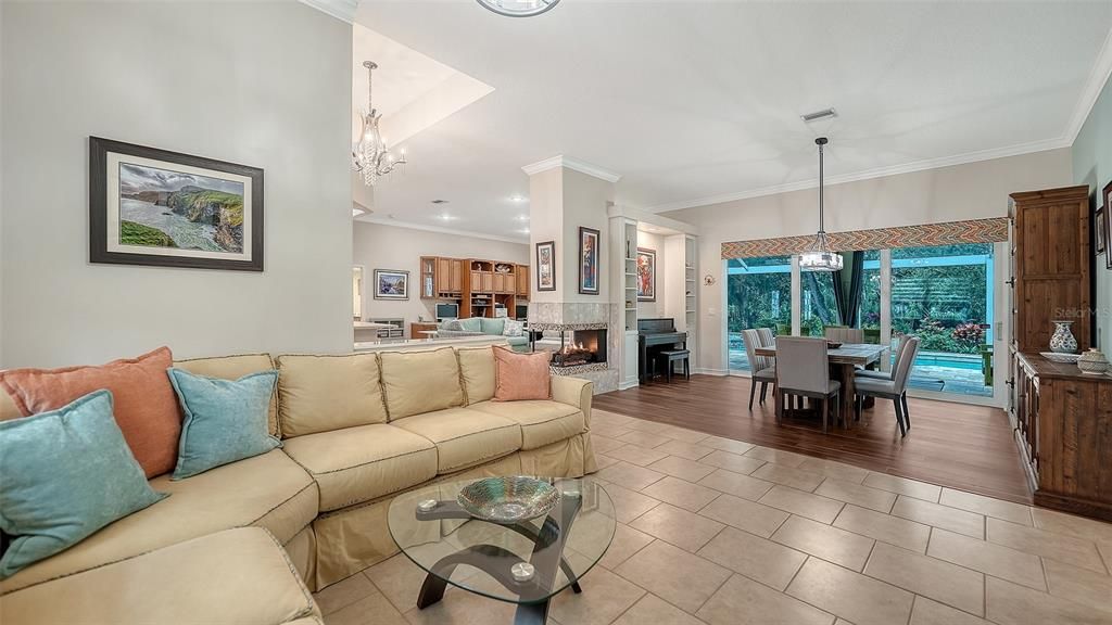 En Venta: $665,000 (3 camas, 2 baños, 2207 Pies cuadrados)