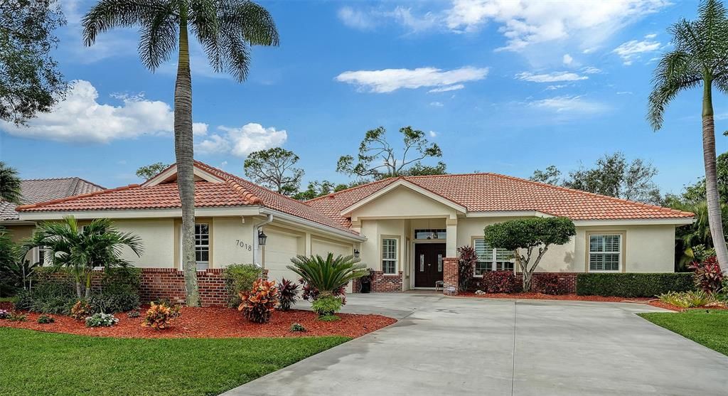 En Venta: $665,000 (3 camas, 2 baños, 2207 Pies cuadrados)