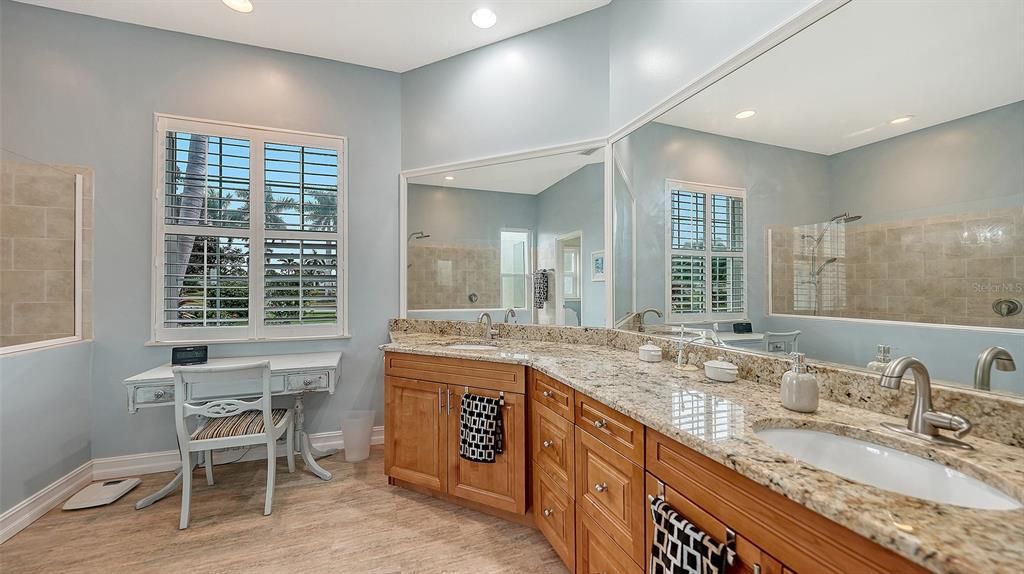 En Venta: $665,000 (3 camas, 2 baños, 2207 Pies cuadrados)