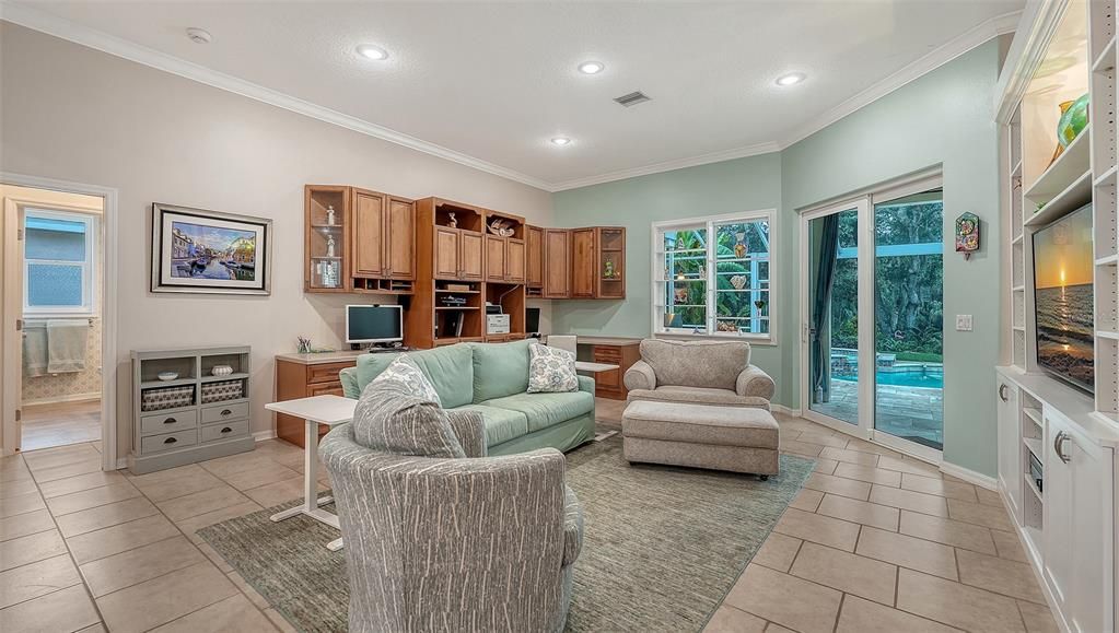 En Venta: $665,000 (3 camas, 2 baños, 2207 Pies cuadrados)