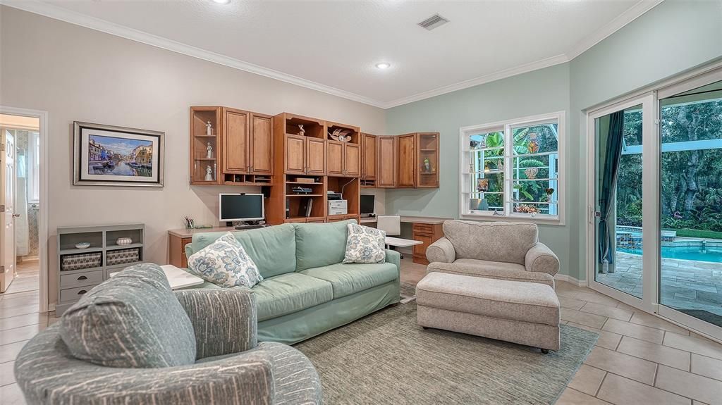 En Venta: $665,000 (3 camas, 2 baños, 2207 Pies cuadrados)