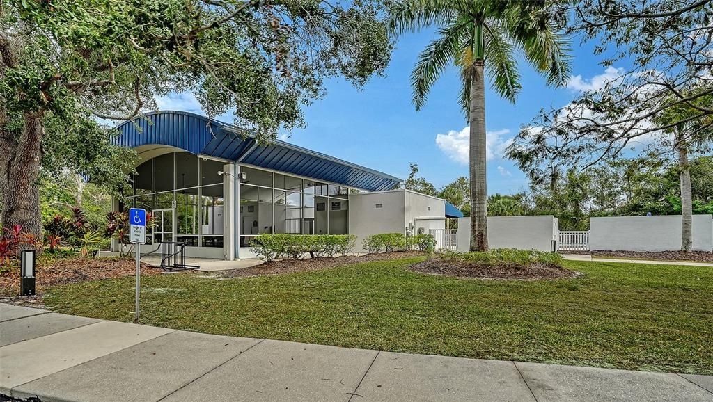 En Venta: $665,000 (3 camas, 2 baños, 2207 Pies cuadrados)