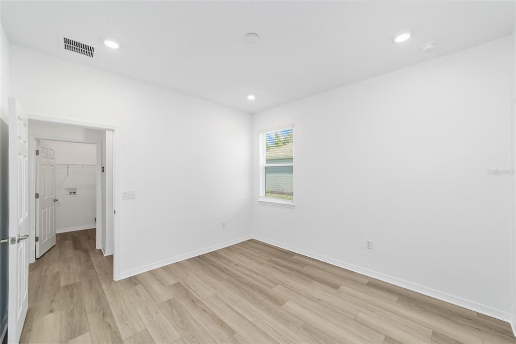 For Sale: $289,000 (2 beds, 2 baths, 1343 Square Feet)