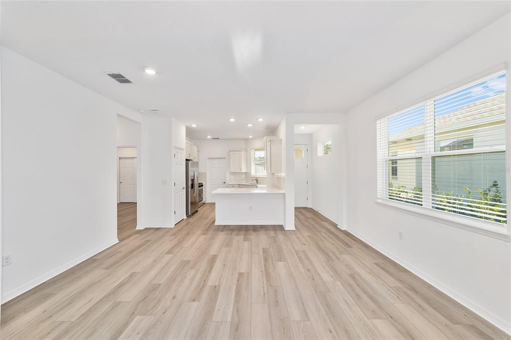 For Sale: $289,000 (2 beds, 2 baths, 1343 Square Feet)