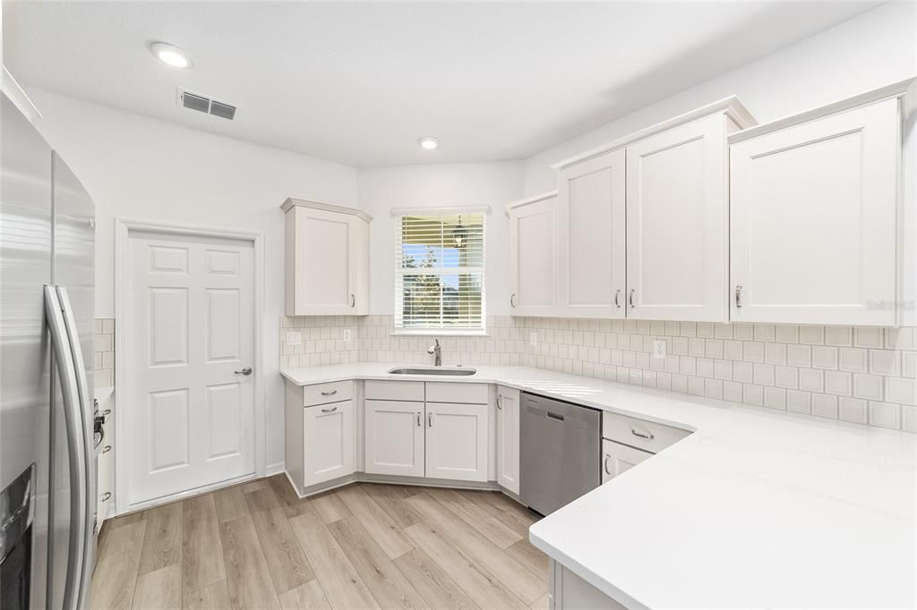 For Sale: $289,000 (2 beds, 2 baths, 1343 Square Feet)