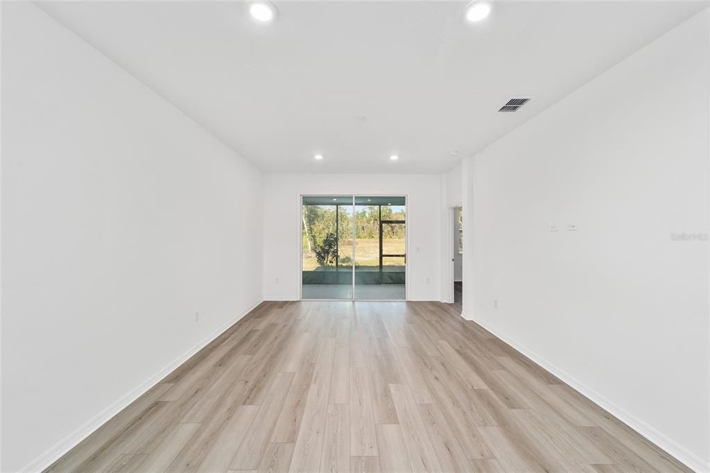 For Sale: $289,000 (2 beds, 2 baths, 1343 Square Feet)