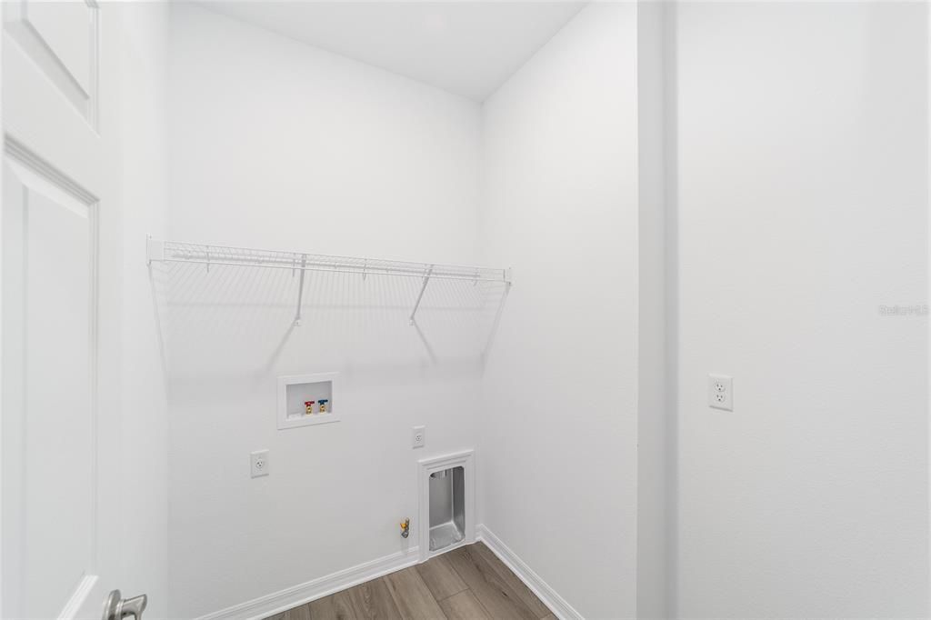 For Sale: $289,000 (2 beds, 2 baths, 1343 Square Feet)