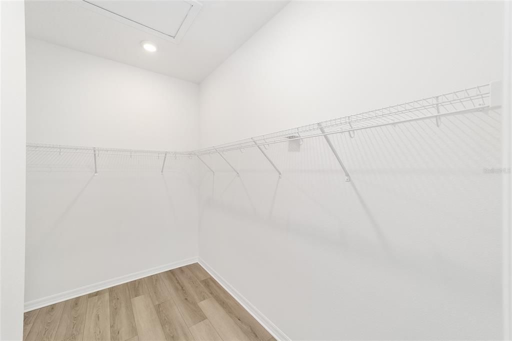 For Sale: $289,000 (2 beds, 2 baths, 1343 Square Feet)