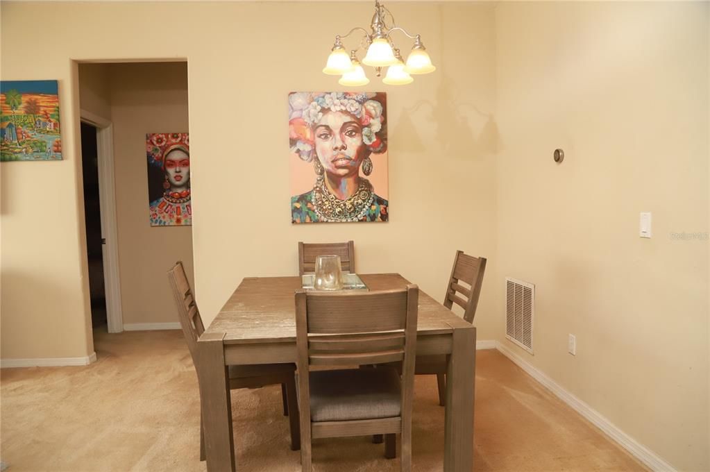 На продажу: $320,000 (3 спален, 2 ванн, 1372 Квадратных фут)