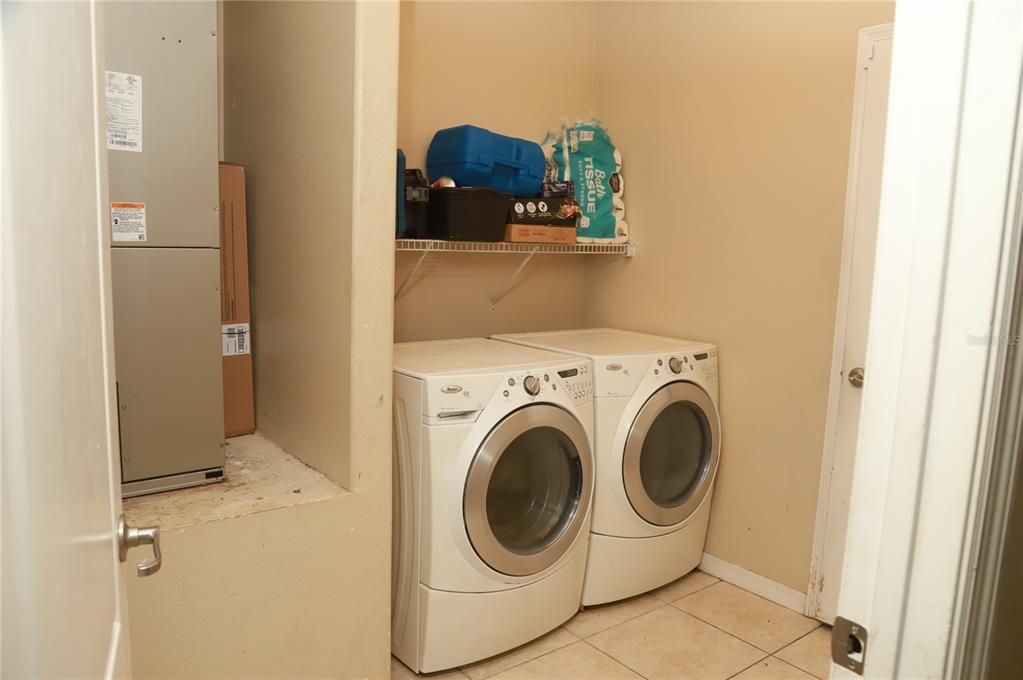 Под контрактом: $320,000 (3 спален, 2 ванн, 1372 Квадратных фут)