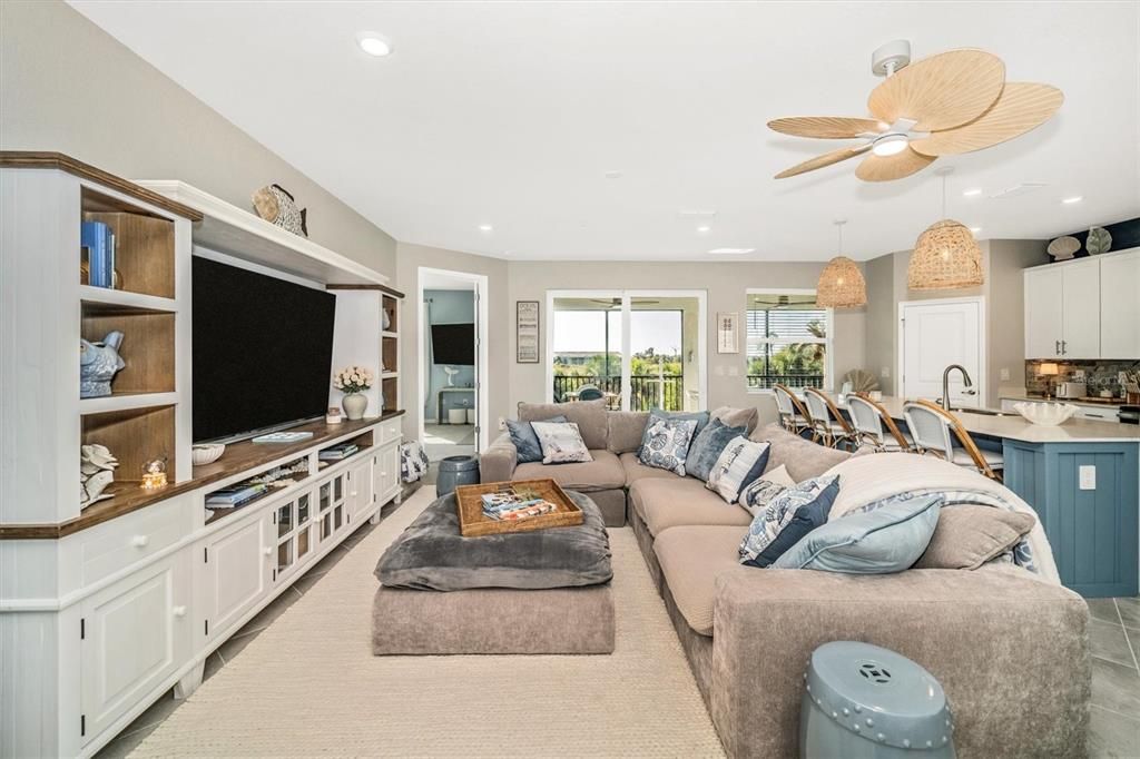 В аренду: $8,000 (3 спален, 2 ванн, 2294 Квадратных фут)