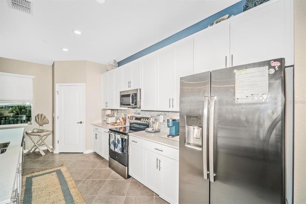 В аренду: $8,000 (3 спален, 2 ванн, 2294 Квадратных фут)