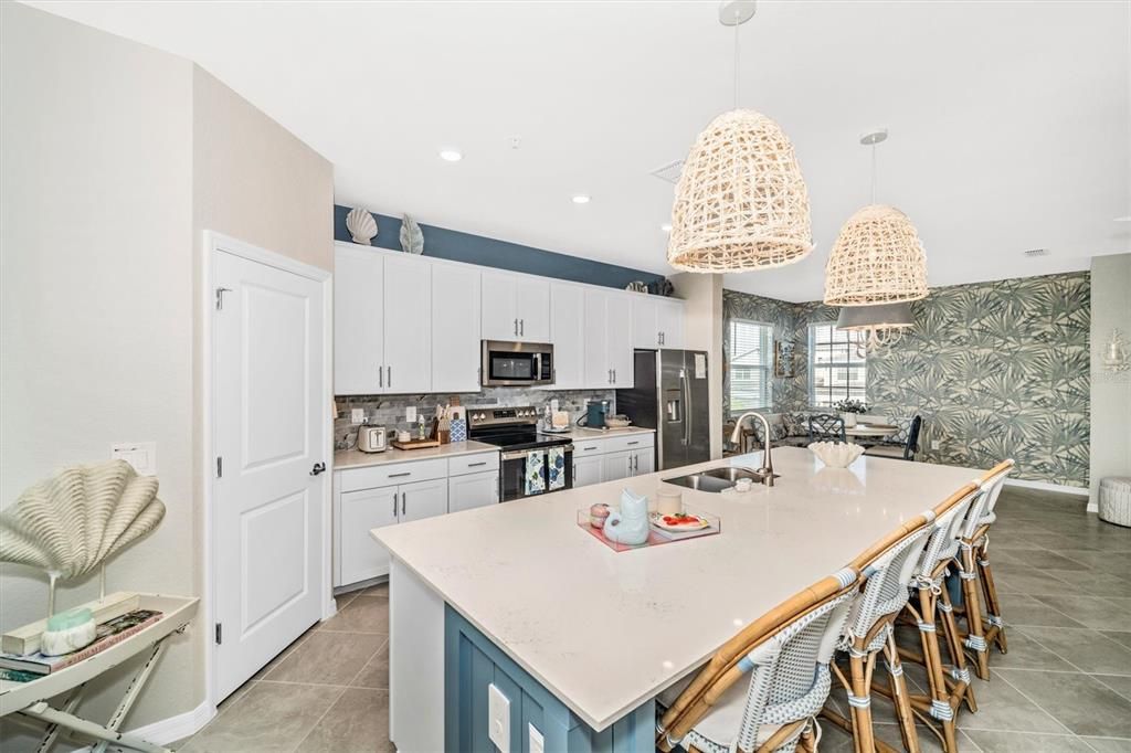 В аренду: $8,000 (3 спален, 2 ванн, 2294 Квадратных фут)