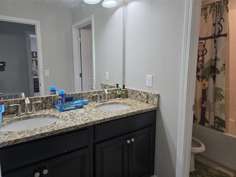 En Renta: $3,600 (5 camas, 3 baños, 3291 Pies cuadrados)