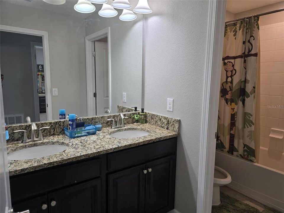 En Renta: $3,600 (5 camas, 3 baños, 3291 Pies cuadrados)