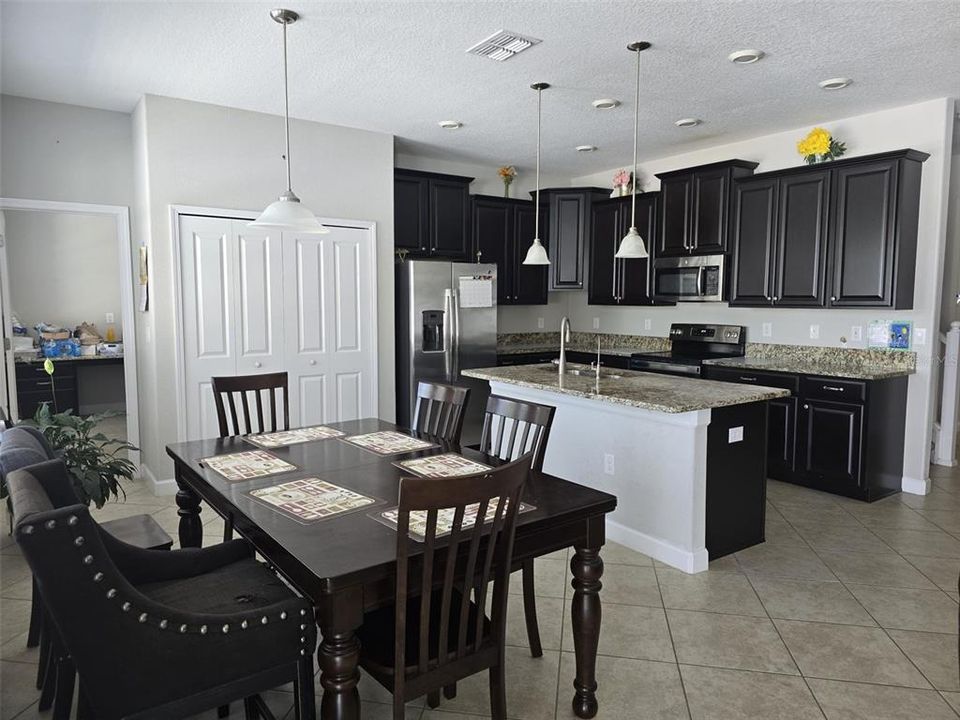 En Renta: $3,600 (5 camas, 3 baños, 3291 Pies cuadrados)