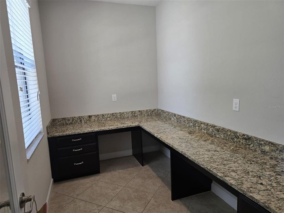 En Renta: $3,600 (5 camas, 3 baños, 3291 Pies cuadrados)