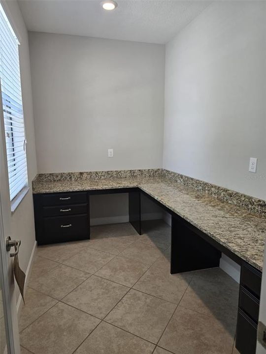 En Renta: $3,600 (5 camas, 3 baños, 3291 Pies cuadrados)