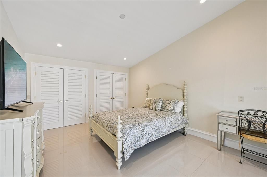 For Rent: $14,500 (4 beds, 4 baths, 3454 Square Feet)