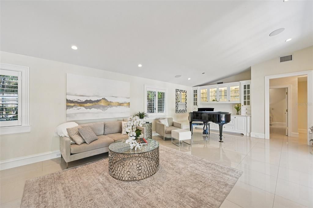 For Rent: $14,500 (4 beds, 4 baths, 3454 Square Feet)