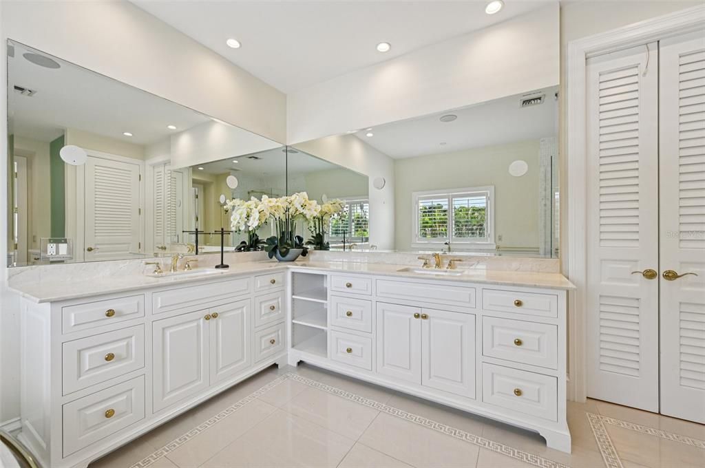 For Rent: $14,500 (4 beds, 4 baths, 3454 Square Feet)