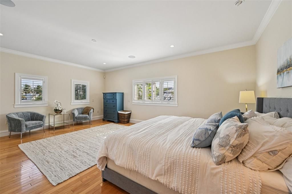 For Rent: $14,500 (4 beds, 4 baths, 3454 Square Feet)