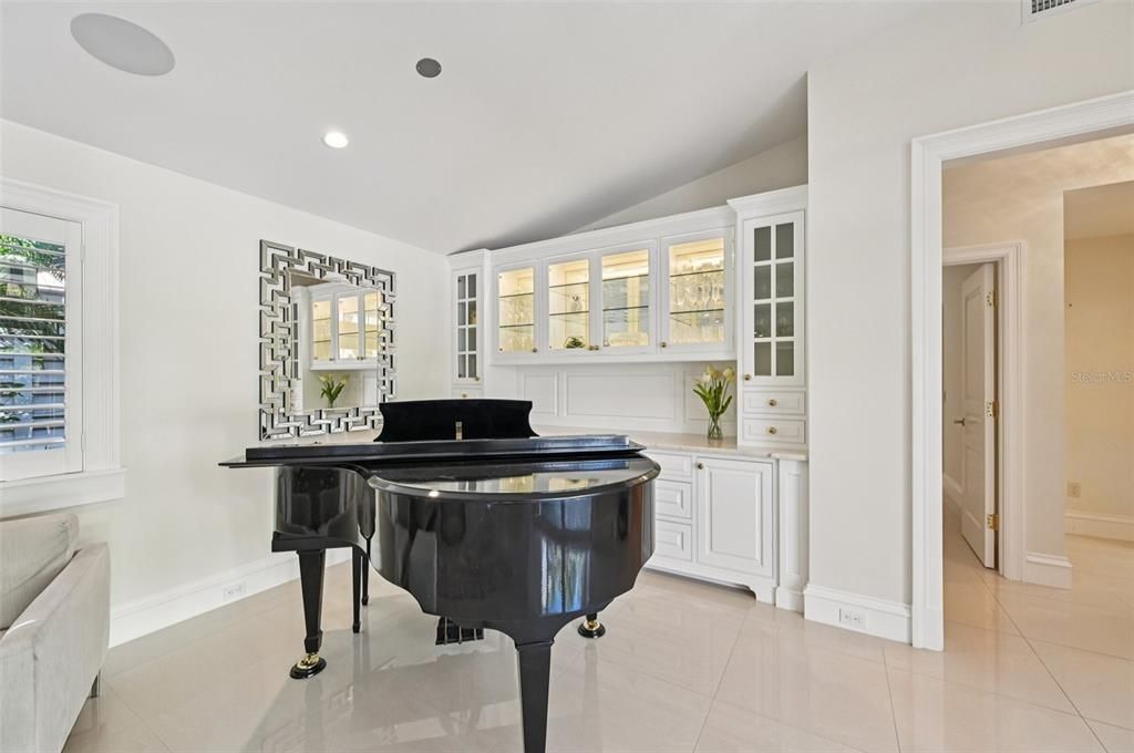 For Rent: $14,500 (4 beds, 4 baths, 3454 Square Feet)