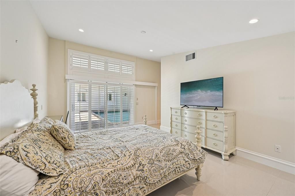 For Rent: $14,500 (4 beds, 4 baths, 3454 Square Feet)