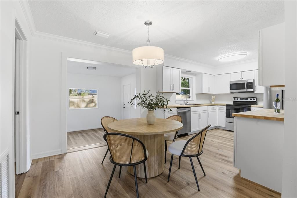 For Sale: $239,900 (3 beds, 2 baths, 1464 Square Feet)