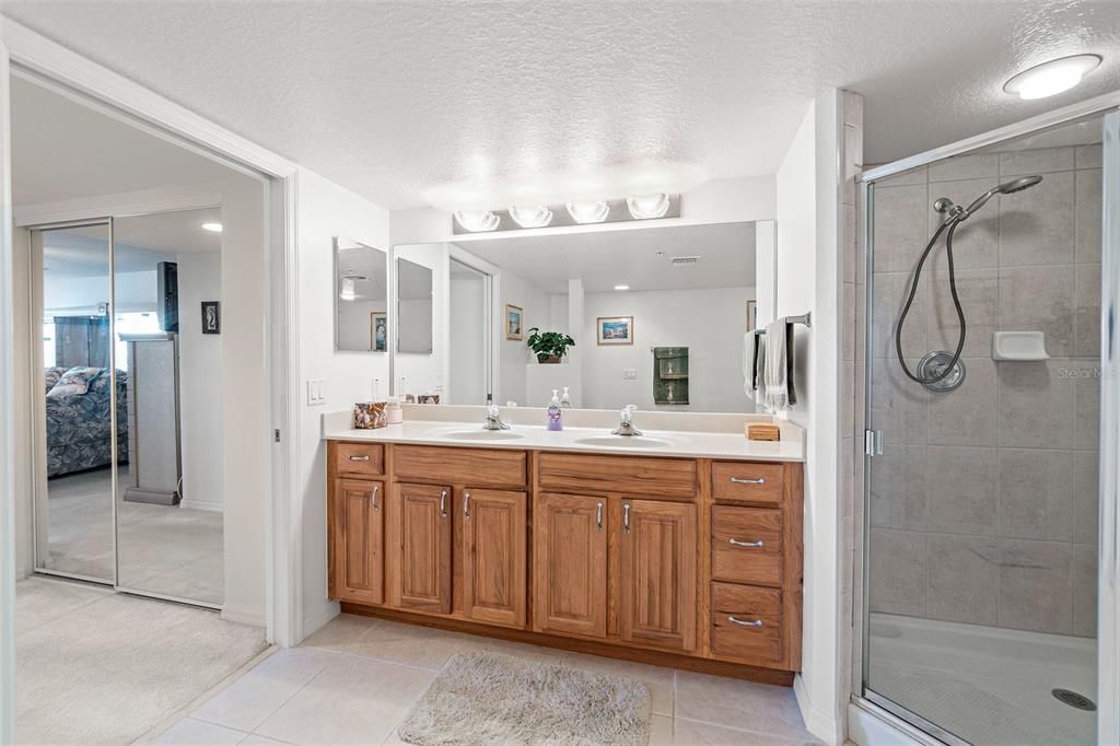 待售: $625,000 (3 贝兹, 2 浴室, 2187 平方英尺)