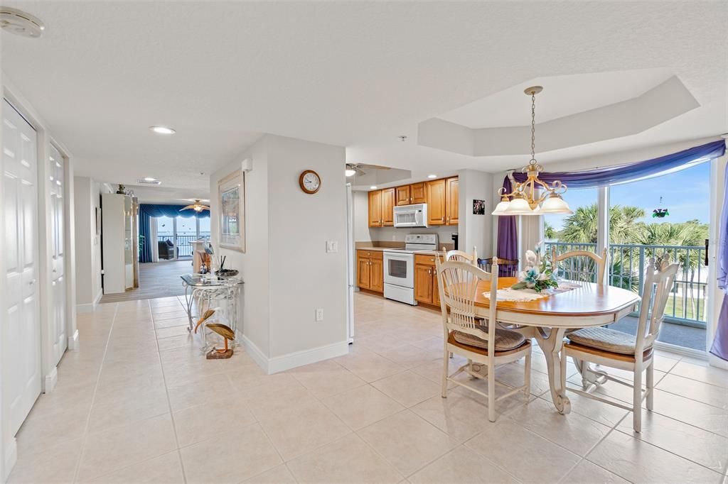 待售: $625,000 (3 贝兹, 2 浴室, 2187 平方英尺)