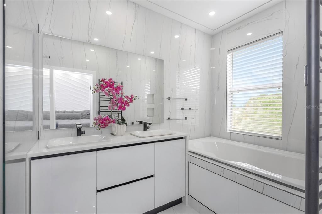 En Renta: $4,200 (3 camas, 2 baños, 1885 Pies cuadrados)