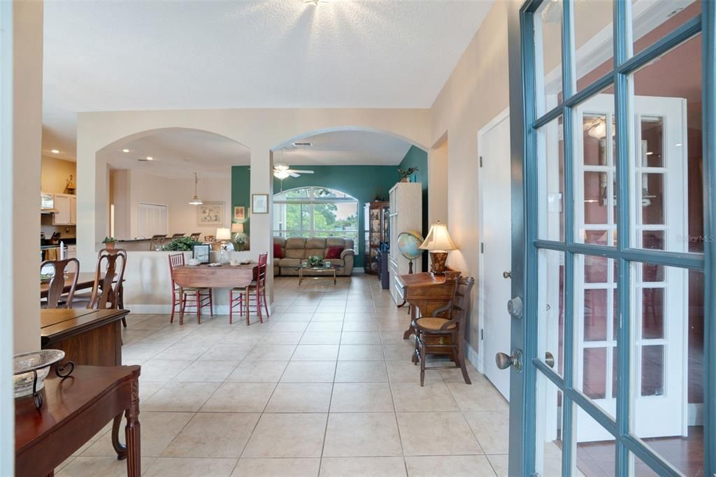 待售: $899,000 (4 贝兹, 2 浴室, 2267 平方英尺)