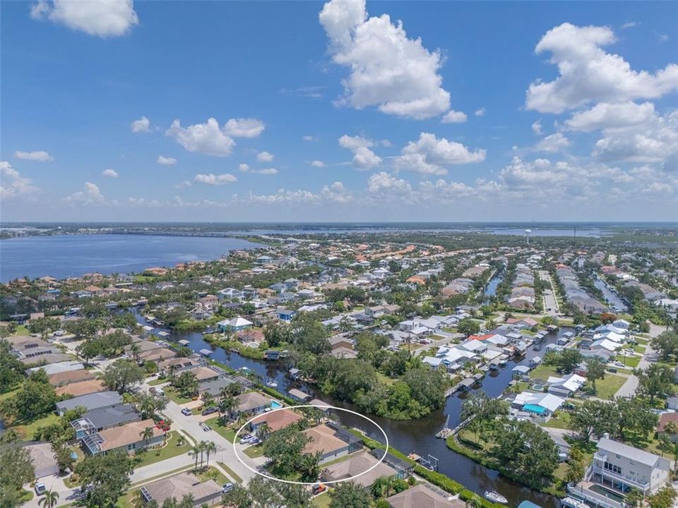 待售: $899,000 (4 贝兹, 2 浴室, 2267 平方英尺)