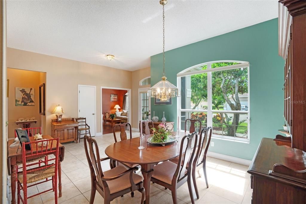 待售: $899,000 (4 贝兹, 2 浴室, 2267 平方英尺)